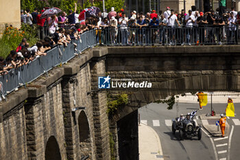 2024-06-08 - Bentley 3 Litre Sport during the City Centre Procession of the 2024 24 Hours of Le Mans, 4th round of the 2024 FIA World Endurance Championship, on June 8, 2024 in Le Mans, France - 24 HEURES DU MANS 2024 - CITY CENTRE PROCESSION - ENDURANCE - MOTORS