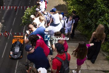 2024-06-08 - 95 SATO Marino (jpn), PINO Nico (chl), HAMAGHUCHI Hiroshi (jpn), United Autosports, McLaren 720S GT3 Evo #95, LM GT3, FIA WEC, action during the City Centre Procession of the 2024 24 Hours of Le Mans, 4th round of the 2024 FIA World Endurance Championship, on June 8, 2024 in Le Mans, France - 24 HEURES DU MANS 2024 - CITY CENTRE PROCESSION - ENDURANCE - MOTORS