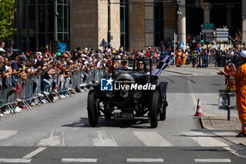 2024-06-08 - Bentley 3 Litre Sport during the City Centre Procession of the 2024 24 Hours of Le Mans, 4th round of the 2024 FIA World Endurance Championship, on June 8, 2024 in Le Mans, France - 24 HEURES DU MANS 2024 - CITY CENTRE PROCESSION - ENDURANCE - MOTORS