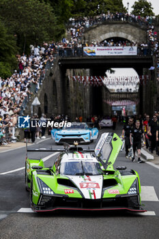 2024-06-08 - 19 GROSJEAN Romain (fra), CALDARELLI Andrea (ita), CAIROLI Matteo (ita), Lamborghini Iron Lynx, Lamborghini SC63 #19, Hypercar, action during the City Centre Procession of the 2024 24 Hours of Le Mans, 4th round of the 2024 FIA World Endurance Championship, on June 8, 2024 in Le Mans, France - 24 HEURES DU MANS 2024 - CITY CENTRE PROCESSION - ENDURANCE - MOTORS