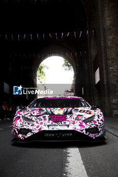 2024-06-08 - 85 BOVY Sarah (bel), FREY Rahel (swi), GATTING Michelle (dnk), Iron Dames, Lamborghini Huracan GT3 Evo2 #85, LM GT3, FIA WEC, action during the City Centre Procession of the 2024 24 Hours of Le Mans, 4th round of the 2024 FIA World Endurance Championship, on June 8, 2024 in Le Mans, France - 24 HEURES DU MANS 2024 - CITY CENTRE PROCESSION - ENDURANCE - MOTORS