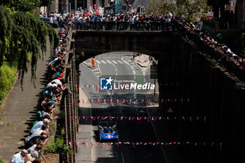 2024-06-08 - 02 BAMBER Earl (nzl), LYNN Alex (gbr), PALOU Alex (spa), Cadillac Racing, Cadillac V-Series.R #02, Hypercar, FIA WEC, action during the City Centre Procession of the 2024 24 Hours of Le Mans, 4th round of the 2024 FIA World Endurance Championship, on June 8, 2024 in Le Mans, France - 24 HEURES DU MANS 2024 - CITY CENTRE PROCESSION - ENDURANCE - MOTORS