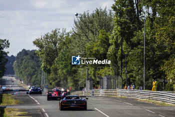 2024-06-09 - 86 WAINWRIGHT Michael (gbr), SERRA Daniel (bra), PERA Riccardo (ita), GR Racing, Ferrari 296 LMGT3 #86, LM GT3, action during the Free Practice 1 - Test Day of the 2024 24 Hours of Le Mans, 4th round of the 2024 FIA World Endurance Championship, on the Circuit des 24 Heures du Mans, on June 9, 2024 in Le Mans, France - 24 HEURES DU MANS 2024 - FREE PRACTICE 1 - TEST DAY - ENDURANCE - MOTORS