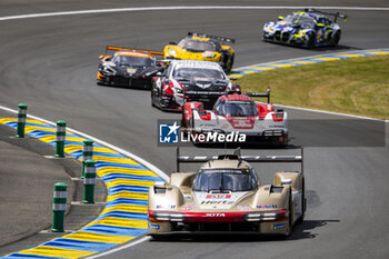 2024-06-09 - 38 RASMUSSEN Oliver (dnk), HANSON Philip (gbr), BUTTON Jenson (gbr), Hertz Team Jota, Porsche 963 #38, Hypercar, FIA WEC, action during the Free Practice 1 - Test Day of the 2024 24 Hours of Le Mans, 4th round of the 2024 FIA World Endurance Championship, on the Circuit des 24 Heures du Mans, on June 9, 2024 in Le Mans, France - 24 HEURES DU MANS 2024 - FREE PRACTICE 1 - TEST DAY - ENDURANCE - MOTORS