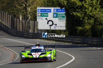 2024-06-09 - 19 GROSJEAN Romain (fra), CALDARELLI Andrea (ita), CAIROLI Matteo (ita), Lamborghini Iron Lynx, Lamborghini SC63 #19, Hypercar, action during the Free Practice 1 - Test Day of the 2024 24 Hours of Le Mans, 4th round of the 2024 FIA World Endurance Championship, on the Circuit des 24 Heures du Mans, on June 9, 2024 in Le Mans, France - 24 HEURES DU MANS 2024 - FREE PRACTICE 1 - TEST DAY - ENDURANCE - MOTORS