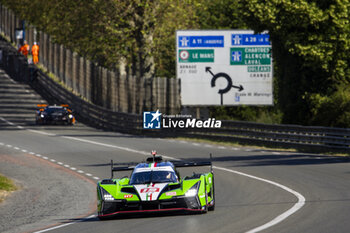 2024-06-09 - 19 GROSJEAN Romain (fra), CALDARELLI Andrea (ita), CAIROLI Matteo (ita), Lamborghini Iron Lynx, Lamborghini SC63 #19, Hypercar, action during the Free Practice 1 - Test Day of the 2024 24 Hours of Le Mans, 4th round of the 2024 FIA World Endurance Championship, on the Circuit des 24 Heures du Mans, on June 9, 2024 in Le Mans, France - 24 HEURES DU MANS 2024 - FREE PRACTICE 1 - TEST DAY - ENDURANCE - MOTORS