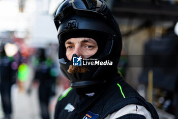2024-06-09 - Mechanic portrait during the Free Practice 1 - Test Day of the 2024 24 Hours of Le Mans, 4th round of the 2024 FIA World Endurance Championship, on the Circuit des 24 Heures du Mans, on June 9, 2024 in Le Mans, France - 24 HEURES DU MANS 2024 - FREE PRACTICE 1 - TEST DAY - ENDURANCE - MOTORS