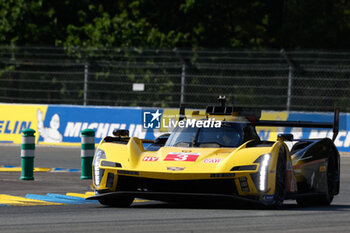2024-06-09 - 03 BOURDAIS Sébastien (fra), VAN DER ZANDE Renger (ned), DIXON Scott (nzl), Cadillac Racing, Cadillac V-Series.R #03, Hypercar, action during the Free Practice 1 - Test Day of the 2024 24 Hours of Le Mans, 4th round of the 2024 FIA World Endurance Championship, on the Circuit des 24 Heures du Mans, on June 9, 2024 in Le Mans, France - 24 HEURES DU MANS 2024 - FREE PRACTICE 1 - TEST DAY - ENDURANCE - MOTORS