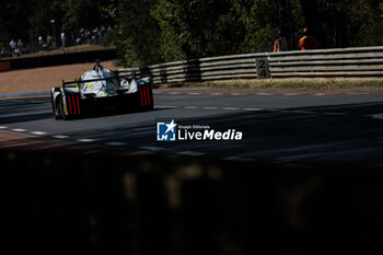 2024-06-09 - 94 VANDOORNE Stoffel (bel), DUVAL Loïc (fra), DI RESTA Paul (gbr), Peugeot TotalEnergies, Peugeot 9x8 #94, Hypercar, FIA WEC, action during the Free Practice 1 - Test Day of the 2024 24 Hours of Le Mans, 4th round of the 2024 FIA World Endurance Championship, on the Circuit des 24 Heures du Mans, on June 9, 2024 in Le Mans, France - 24 HEURES DU MANS 2024 - FREE PRACTICE 1 - TEST DAY - ENDURANCE - MOTORS