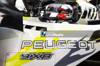 2024-06-09 - DUVAL Loïc (fra), Peugeot TotalEnergies, Peugeot 9x8 #94, Hypercar, FIA WEC, portrait during the Free Practice 2 - Test Day of the 2024 24 Hours of Le Mans, 4th round of the 2024 FIA World Endurance Championship, on the Circuit des 24 Heures du Mans, on June 9, 2024 in Le Mans, France - 24 HEURES DU MANS 2024 - FREE PRACTICE 2 - TEST DAY - ENDURANCE - MOTORS