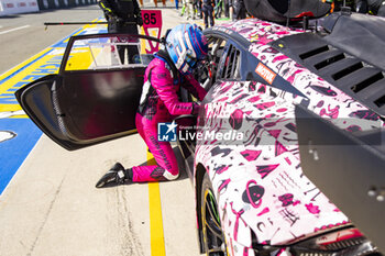 2024-06-09 - FREY Rahel (swi), Iron Dames, Lamborghini Huracan GT3 Evo2 #85, LM GT3, FIA WEC, portrait during the Free Practice 2 - Test Day of the 2024 24 Hours of Le Mans, 4th round of the 2024 FIA World Endurance Championship, on the Circuit des 24 Heures du Mans, on June 9, 2024 in Le Mans, France - 24 HEURES DU MANS 2024 - FREE PRACTICE 2 - TEST DAY - ENDURANCE - MOTORS