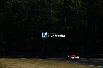 2024-06-09 - 04 JAMINET Mathieu (fra), NASR Felipe (bra), TANDY Nick (gbr), Porsche Penske Motorsport, Porsche 963 #04, Hypercar, action during the Free Practice 2 - Test Day of the 2024 24 Hours of Le Mans, 4th round of the 2024 FIA World Endurance Championship, on the Circuit des 24 Heures du Mans, on June 9, 2024 in Le Mans, France - 24 HEURES DU MANS 2024 - FREE PRACTICE 2 - TEST DAY - ENDURANCE - MOTORS