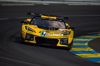 2024-06-09 - 81 EASTWOOD Charlie (irl), ANDRADE Rui (ang), VAN ROMPUY Tom (bel), TF Sport, Corvette Z06 GT3.R #81, LM GT3, FIA WEC, action during the Free Practice 2 - Test Day of the 2024 24 Hours of Le Mans, 4th round of the 2024 FIA World Endurance Championship, on the Circuit des 24 Heures du Mans, on June 9, 2024 in Le Mans, France - 24 HEURES DU MANS 2024 - FREE PRACTICE 2 - TEST DAY - ENDURANCE - MOTORS