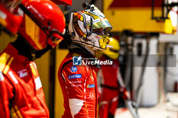 2024-06-09 - CALADO James (gbr), Ferrari AF Corse, Ferrari 499P #51, Hypercar, FIA WEC, portrait during the Free Practice 2 - Test Day of the 2024 24 Hours of Le Mans, 4th round of the 2024 FIA World Endurance Championship, on the Circuit des 24 Heures du Mans, on June 9, 2024 in Le Mans, France - 24 HEURES DU MANS 2024 - FREE PRACTICE 2 - TEST DAY - ENDURANCE - MOTORS