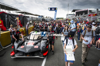 2024-06-11 - Toyota Gazoo Racing autograph session, session autographe fans, supporters, public, spectators, during the 2024 24 Hours of Le Mans, 4th round of the 2024 FIA World Endurance Championship, on the Circuit des 24 Heures du Mans, on June 11, 2024 in Le Mans, France - 24 HEURES DU MANS 2024 - TUESDAY - ENDURANCE - MOTORS