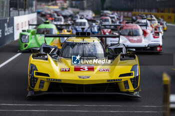 2024-06-11 - 03 BOURDAIS Sébastien (fra), VAN DER ZANDE Renger (ned), DIXON Scott (nzl), Cadillac Racing, Cadillac V-Series.R #03, Hypercar, ambiance during the 2024 24 Hours of Le Mans, 4th round of the 2024 FIA World Endurance Championship, on the Circuit des 24 Heures du Mans, on June 11, 2024 in Le Mans, France - 24 HEURES DU MANS 2024 - TUESDAY - ENDURANCE - MOTORS