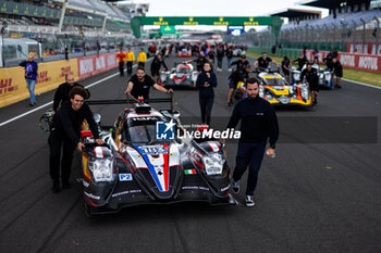 2024-06-11 - 183 PERRODO François (fra), BARNICOAT Ben (gbr), VARRONE Nicolas (arg), AF Corse, Oreca 07 - Gibson #183, LMP2 PRO/AM, action, family picture during the 2024 24 Hours of Le Mans, 4th round of the 2024 FIA World Endurance Championship, on the Circuit des 24 Heures du Mans, on June 11, 2024 in Le Mans, France - 24 HEURES DU MANS 2024 - TUESDAY - ENDURANCE - MOTORS