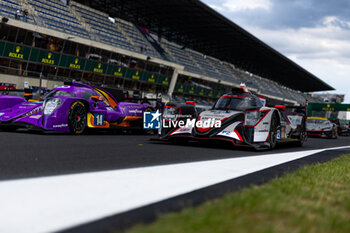 2024-06-11 - 10 CULLEN Ryan (gbr), PILET Patrick (fra), RICHELMI Stéphane (mco), Vector Sport, Oreca 07 - Gibson #10, LMP2, action, family picture during the 2024 24 Hours of Le Mans, 4th round of the 2024 FIA World Endurance Championship, on the Circuit des 24 Heures du Mans, on June 11, 2024 in Le Mans, France - 24 HEURES DU MANS 2024 - TUESDAY - ENDURANCE - MOTORS