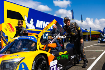 2024-06-12 - Mechanic portrait during the Road to Le Mans 2024, 3rd round of the 2024 Michelin Le Mans Cup, on the Circuit des 24 Heures du Mans, from June 12 to 15, 2024 in Le Mans, France - AUTO - ROAD TO LE MANS 2024 - ENDURANCE - MOTORS