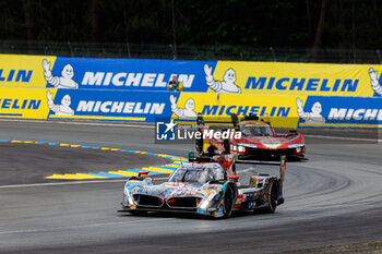 2024-06-12 - 20 VAN DER LINDE Sheldon (zaf), FRIJNS Robin (nld), RAST René (ger), BMW M Team WRT, BMW Hybrid V8 #20, Hypercar, FIA WEC, action during the 2024 24 Hours of Le Mans, 4th round of the 2024 FIA World Endurance Championship, on the Circuit des 24 Heures du Mans, on June 12, 2024 in Le Mans, France - 24 HEURES DU MANS 2024 - WEDNESDAY - ENDURANCE - MOTORS