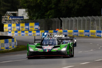 2024-06-12 - 63 BORTOLOTTI Mirko (ita), MORTARA Edoardo (ita), KVYAT Daniil, Lamborghini Iron Lynx, Lamborghini SC63 #63, Hypercar, FIA WEC, action during the 2024 24 Hours of Le Mans, 4th round of the 2024 FIA World Endurance Championship, on the Circuit des 24 Heures du Mans, on June 12, 2024 in Le Mans, France - 24 HEURES DU MANS 2024 - WEDNESDAY - ENDURANCE - MOTORS