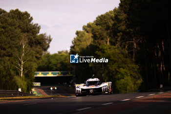 2024-06-12 - 94 VANDOORNE Stoffel (bel), DUVAL Loïc (fra), DI RESTA Paul (gbr), Peugeot TotalEnergies, Peugeot 9x8 #94, Hypercar, FIA WEC, action during the 2024 24 Hours of Le Mans, 4th round of the 2024 FIA World Endurance Championship, on the Circuit des 24 Heures du Mans, on June 12, 2024 in Le Mans, France - 24 HEURES DU MANS 2024 - WEDNESDAY - ENDURANCE - MOTORS