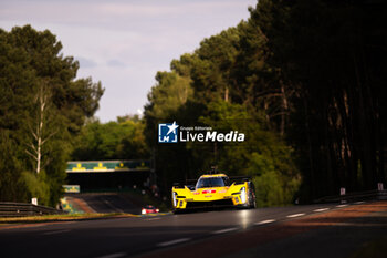 2024-06-12 - 03 BOURDAIS Sébastien (fra), VAN DER ZANDE Renger (ned), DIXON Scott (nzl), Cadillac Racing, Cadillac V-Series.R #03, Hypercar, action during the 2024 24 Hours of Le Mans, 4th round of the 2024 FIA World Endurance Championship, on the Circuit des 24 Heures du Mans, on June 12, 2024 in Le Mans, France - 24 HEURES DU MANS 2024 - WEDNESDAY - ENDURANCE - MOTORS