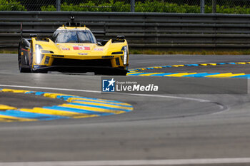 2024-06-12 - 03 BOURDAIS Sébastien (fra), VAN DER ZANDE Renger (ned), DIXON Scott (nzl), Cadillac Racing, Cadillac V-Series.R #03, Hypercar, action during the 2024 24 Hours of Le Mans, 4th round of the 2024 FIA World Endurance Championship, on the Circuit des 24 Heures du Mans, on June 12, 2024 in Le Mans, France - 24 HEURES DU MANS 2024 - WEDNESDAY - ENDURANCE - MOTORS