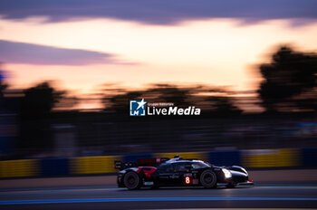 2024-06-12 - 08 BUEMI Sébastien (swi), HARTLEY Brendon (nzl), HIRAKAWA Ryo (jpn), Toyota Gazoo Racing, Toyota GR010 - Hybrid #08, Hypercar, FIA WEC, action during the 2024 24 Hours of Le Mans, 4th round of the 2024 FIA World Endurance Championship, on the Circuit des 24 Heures du Mans, on June 12, 2024 in Le Mans, France - 24 HEURES DU MANS 2024 - WEDNESDAY - ENDURANCE - MOTORS