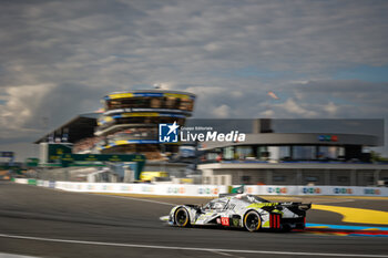 2024-06-12 - 93 VERGNE Jean-Eric (fra), JENSEN Mikkel (dnk), MULLER Nico (swi), Peugeot TotalEnergies, Peugeot 9x8 #93, Hypercar, FIA WEC, action during the 2024 24 Hours of Le Mans, 4th round of the 2024 FIA World Endurance Championship, on the Circuit des 24 Heures du Mans, on June 12, 2024 in Le Mans, France - 24 HEURES DU MANS 2024 - WEDNESDAY - ENDURANCE - MOTORS