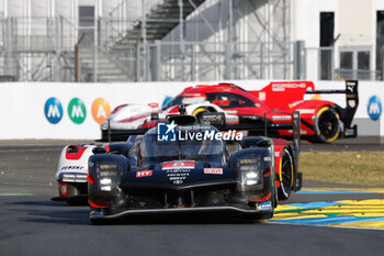 2024-06-12 - 08 BUEMI Sébastien (swi), HARTLEY Brendon (nzl), HIRAKAWA Ryo (jpn), Toyota Gazoo Racing, Toyota GR010 - Hybrid #08, Hypercar, FIA WEC, action during the 2024 24 Hours of Le Mans, 4th round of the 2024 FIA World Endurance Championship, on the Circuit des 24 Heures du Mans, on June 12, 2024 in Le Mans, France - 24 HEURES DU MANS 2024 - WEDNESDAY - ENDURANCE - MOTORS