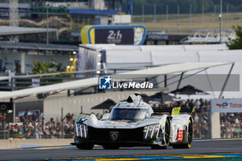 2024-06-12 - 93 VERGNE Jean-Eric (fra), JENSEN Mikkel (dnk), MULLER Nico (swi), Peugeot TotalEnergies, Peugeot 9x8 #93, Hypercar, FIA WEC, action during the 2024 24 Hours of Le Mans, 4th round of the 2024 FIA World Endurance Championship, on the Circuit des 24 Heures du Mans, on June 12, 2024 in Le Mans, France - 24 HEURES DU MANS 2024 - WEDNESDAY - ENDURANCE - MOTORS