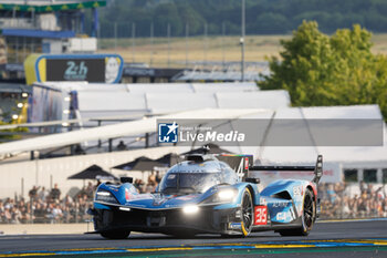 2024-06-12 - 35 MILESI Charles (fra), HABSBURG-Lothringen Ferdinand (aut), CHATIN Paul-Loup (fra), Alpine Endurance Team #35, Alpine A424, Hypercar, FIA WEC, action during the 2024 24 Hours of Le Mans, 4th round of the 2024 FIA World Endurance Championship, on the Circuit des 24 Heures du Mans, on June 12, 2024 in Le Mans, France - 24 HEURES DU MANS 2024 - WEDNESDAY - ENDURANCE - MOTORS