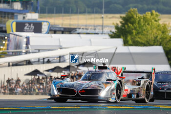 2024-06-12 - 20 VAN DER LINDE Sheldon (zaf), FRIJNS Robin (nld), RAST René (ger), BMW M Team WRT, BMW Hybrid V8 #20, Hypercar, FIA WEC, action during the 2024 24 Hours of Le Mans, 4th round of the 2024 FIA World Endurance Championship, on the Circuit des 24 Heures du Mans, on June 12, 2024 in Le Mans, France - 24 HEURES DU MANS 2024 - WEDNESDAY - ENDURANCE - MOTORS