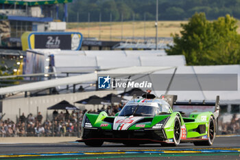 2024-06-12 - 19 GROSJEAN Romain (fra), CALDARELLI Andrea (ita), CAIROLI Matteo (ita), Lamborghini Iron Lynx, Lamborghini SC63 #19, Hypercar, action during the 2024 24 Hours of Le Mans, 4th round of the 2024 FIA World Endurance Championship, on the Circuit des 24 Heures du Mans, on June 12, 2024 in Le Mans, France - 24 HEURES DU MANS 2024 - WEDNESDAY - ENDURANCE - MOTORS