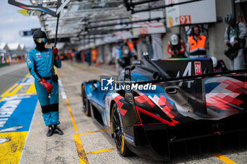 2024-06-12 - 36 VAXIVIERE Matthieu (fra), SCHUMACHER Mick (ger), LAPIERRE Nicolas (fra), Alpine Endurance Team, Alpine A424 #36, Hypercar, FIA WEC, action pitlane, during the 2024 24 Hours of Le Mans, 4th round of the 2024 FIA World Endurance Championship, on the Circuit des 24 Heures du Mans, on June 12, 2024 in Le Mans, France - 24 HEURES DU MANS 2024 - WEDNESDAY - ENDURANCE - MOTORS