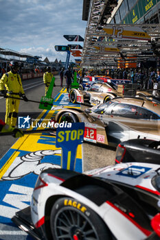 2024-06-12 - 38 RASMUSSEN Oliver (dnk), HANSON Philip (gbr), BUTTON Jenson (gbr), Hertz Team Jota, Porsche 963 #38, Hypercar, FIA WEC, action during the Wednesday Qualifying session of the 2024 24 Hours of Le Mans, 4th round of the 2024 FIA World Endurance Championship, on the Circuit des 24 Heures du Mans, on June 12, 2024 in Le Mans, France - 24 HEURES DU MANS 2024 - WEDNESDAY - QUALIFYING - ENDURANCE - MOTORS