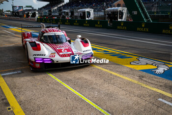 2024-06-12 - 06 ESTRE Kevin (fra), LOTTERER André (ger), VANTHOOR Laurens (bel), Porsche Penske Motorsport, Porsche 963 #06, Hypercar, FIA WEC, action during the Wednesday Qualifying session of the 2024 24 Hours of Le Mans, 4th round of the 2024 FIA World Endurance Championship, on the Circuit des 24 Heures du Mans, on June 12, 2024 in Le Mans, France - 24 HEURES DU MANS 2024 - WEDNESDAY - QUALIFYING - ENDURANCE - MOTORS