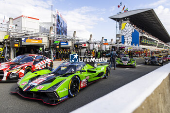 2024-06-12 - 63 BORTOLOTTI Mirko (ita), MORTARA Edoardo (ita), KVYAT Daniil, Lamborghini Iron Lynx, Lamborghini SC63 #63, Hypercar, FIA WEC, action during the Wednesday Qualifying session of the 2024 24 Hours of Le Mans, 4th round of the 2024 FIA World Endurance Championship, on the Circuit des 24 Heures du Mans, on June 12, 2024 in Le Mans, France - 24 HEURES DU MANS 2024 - WEDNESDAY - QUALIFYING - ENDURANCE - MOTORS