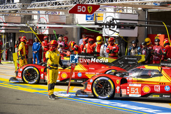 2024-06-12 - 51 PIER GUIDI Alessandro (ita), CALADO James (gbr), GIOVINAZZI Antonio (ita), Ferrari AF Corse, Ferrari 499P #51, Hypercar, FIA WEC, pit stop during the Wednesday Qualifying session of the 2024 24 Hours of Le Mans, 4th round of the 2024 FIA World Endurance Championship, on the Circuit des 24 Heures du Mans, on June 12, 2024 in Le Mans, France - 24 HEURES DU MANS 2024 - WEDNESDAY - QUALIFYING - ENDURANCE - MOTORS