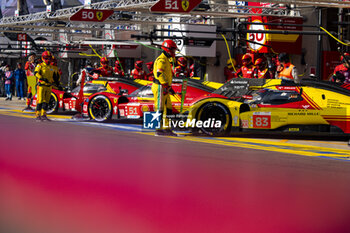 2024-06-12 - 83 KUBICA Robert (pol), SHWARTZMAN Robert (isr), YE Yifei (chn), AF Corse, Ferrari 499P #83, Hypercar, FIA WEC, pit stop during the Wednesday Qualifying session of the 2024 24 Hours of Le Mans, 4th round of the 2024 FIA World Endurance Championship, on the Circuit des 24 Heures du Mans, on June 12, 2024 in Le Mans, France - 24 HEURES DU MANS 2024 - WEDNESDAY - QUALIFYING - ENDURANCE - MOTORS