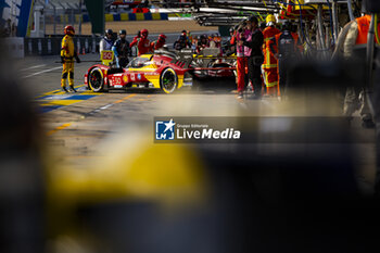 2024-06-12 - 50 FUOCO Antonio (ita), MOLINA Miguel (spa), NIELSEN Nicklas (dnk), Ferrari AF Corse, Ferrari 499P #50, Hypercar, FIA WEC, ambiance during the Wednesday Qualifying session of the 2024 24 Hours of Le Mans, 4th round of the 2024 FIA World Endurance Championship, on the Circuit des 24 Heures du Mans, on June 12, 2024 in Le Mans, France - 24 HEURES DU MANS 2024 - WEDNESDAY - QUALIFYING - ENDURANCE - MOTORS