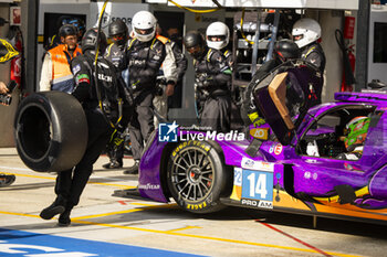 2024-06-12 - 14 HYETT PJ (usa), DELETRAZ Louis (swi), QUINN Alex (gbr), AO by TF, Oreca 07 - Gibson #14, LMP2 PRO/AM, ambiance during the Wednesday Qualifying session of the 2024 24 Hours of Le Mans, 4th round of the 2024 FIA World Endurance Championship, on the Circuit des 24 Heures du Mans, on June 12, 2024 in Le Mans, France - 24 HEURES DU MANS 2024 - WEDNESDAY - QUALIFYING - ENDURANCE - MOTORS