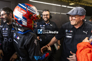 2024-06-12 - VANTHOOR Dries (bel), BMW M Team WRT, BMW Hybrid V8 #15, Hypercar, FIA WEC, portrait celebrating his fastest time during the Wednesday Qualifying session of the 2024 24 Hours of Le Mans, 4th round of the 2024 FIA World Endurance Championship, on the Circuit des 24 Heures du Mans, on June 12, 2024 in Le Mans, France - 24 HEURES DU MANS 2024 - WEDNESDAY - QUALIFYING - ENDURANCE - MOTORS