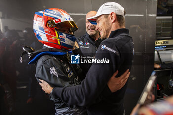 2024-06-12 - VANTHOOR Dries (bel), BMW M Team WRT, BMW Hybrid V8 #15, Hypercar, FIA WEC, portrait celebrating his fastest time during the Wednesday Qualifying session of the 2024 24 Hours of Le Mans, 4th round of the 2024 FIA World Endurance Championship, on the Circuit des 24 Heures du Mans, on June 12, 2024 in Le Mans, France - 24 HEURES DU MANS 2024 - WEDNESDAY - QUALIFYING - ENDURANCE - MOTORS