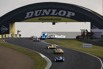 2024-06-12 - 02 BAMBER Earl (nzl), LYNN Alex (gbr), PALOU Alex (spa), Cadillac Racing, Cadillac V-Series.R #02, Hypercar, FIA WEC, action during the Wednesday Qualifying session of the 2024 24 Hours of Le Mans, 4th round of the 2024 FIA World Endurance Championship, on the Circuit des 24 Heures du Mans, on June 12, 2024 in Le Mans, France - 24 HEURES DU MANS 2024 - WEDNESDAY - QUALIFYING - ENDURANCE - MOTORS