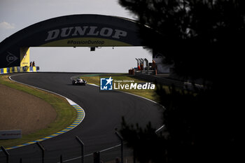 2024-06-12 - 08 BUEMI Sébastien (swi), HARTLEY Brendon (nzl), HIRAKAWA Ryo (jpn), Toyota Gazoo Racing, Toyota GR010 - Hybrid #08, Hypercar, FIA WEC, action during the Wednesday Qualifying session of the 2024 24 Hours of Le Mans, 4th round of the 2024 FIA World Endurance Championship, on the Circuit des 24 Heures du Mans, on June 12, 2024 in Le Mans, France - 24 HEURES DU MANS 2024 - WEDNESDAY - QUALIFYING - ENDURANCE - MOTORS