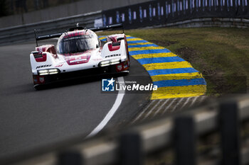 2024-06-12 - 05 CAMPBELL Matt (aus), CHRISTENSEN Michael (dnk), MAKOWIECKI Frédéric (fra), Porsche Penske Motorsport, Porsche 963 #05, Hypercar, FIA WEC, action during the Wednesday Qualifying session of the 2024 24 Hours of Le Mans, 4th round of the 2024 FIA World Endurance Championship, on the Circuit des 24 Heures du Mans, on June 12, 2024 in Le Mans, France - 24 HEURES DU MANS 2024 - WEDNESDAY - QUALIFYING - ENDURANCE - MOTORS