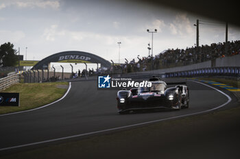 2024-06-12 - 08 BUEMI Sébastien (swi), HARTLEY Brendon (nzl), HIRAKAWA Ryo (jpn), Toyota Gazoo Racing, Toyota GR010 - Hybrid #08, Hypercar, FIA WEC, action during the Wednesday Qualifying session of the 2024 24 Hours of Le Mans, 4th round of the 2024 FIA World Endurance Championship, on the Circuit des 24 Heures du Mans, on June 12, 2024 in Le Mans, France - 24 HEURES DU MANS 2024 - WEDNESDAY - QUALIFYING - ENDURANCE - MOTORS