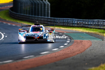 2024-06-12 - 20 VAN DER LINDE Sheldon (zaf), FRIJNS Robin (nld), RAST René (ger), BMW M Team WRT, BMW Hybrid V8 #20, Hypercar, FIA WEC, action during the Wednesday Qualifying session of the 2024 24 Hours of Le Mans, 4th round of the 2024 FIA World Endurance Championship, on the Circuit des 24 Heures du Mans, on June 12, 2024 in Le Mans, France - 24 HEURES DU MANS 2024 - WEDNESDAY - QUALIFYING - ENDURANCE - MOTORS